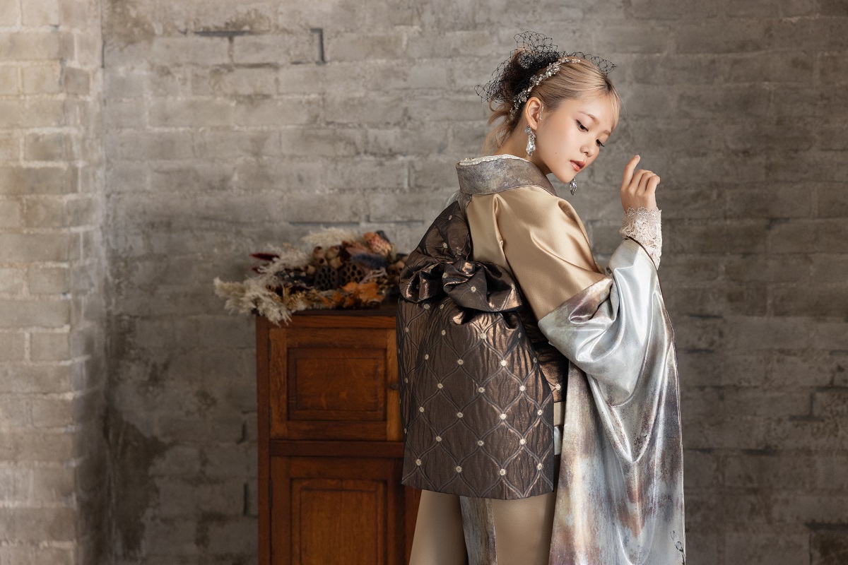 合繊振袖ラフィネモカ GF-85　ブルックリン・ゴールド【ﾎﾜｲﾄ】 - 画像 (9)