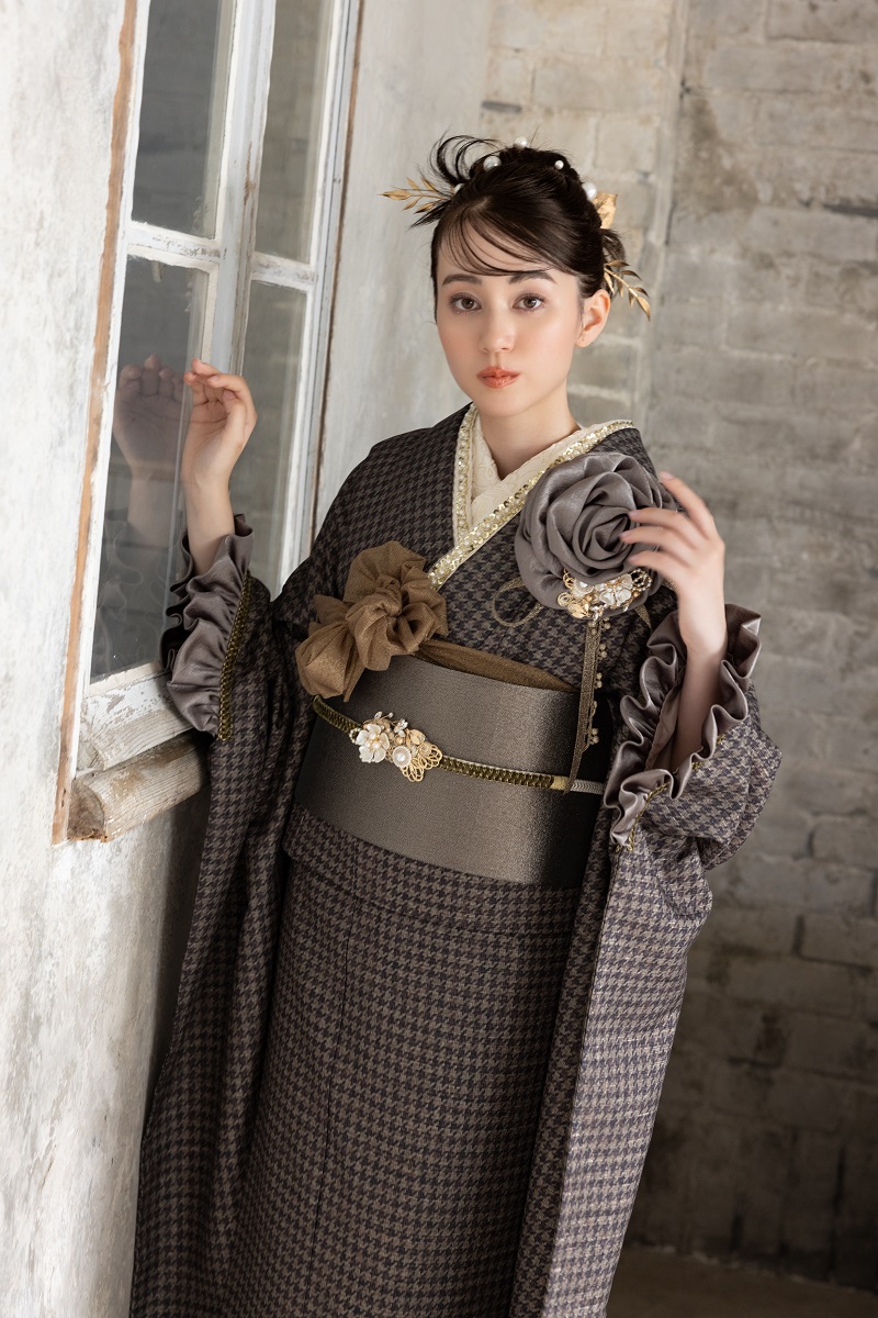 合繊振袖ラフィネモカ GF-81　ピエ ド プール【ｶｰｷ】 - 画像 (4)