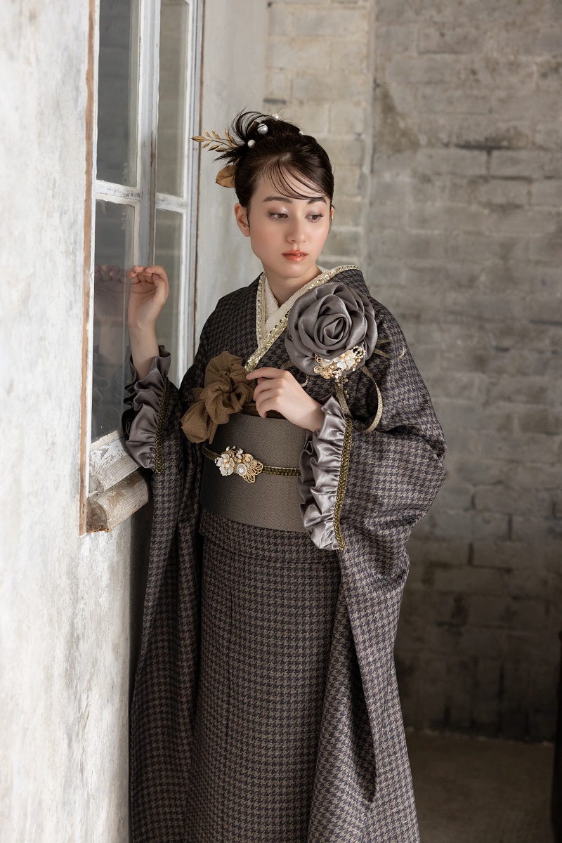 合繊振袖ラフィネモカ GF-81　ピエ ド プール【ｶｰｷ】 - 画像 (5)