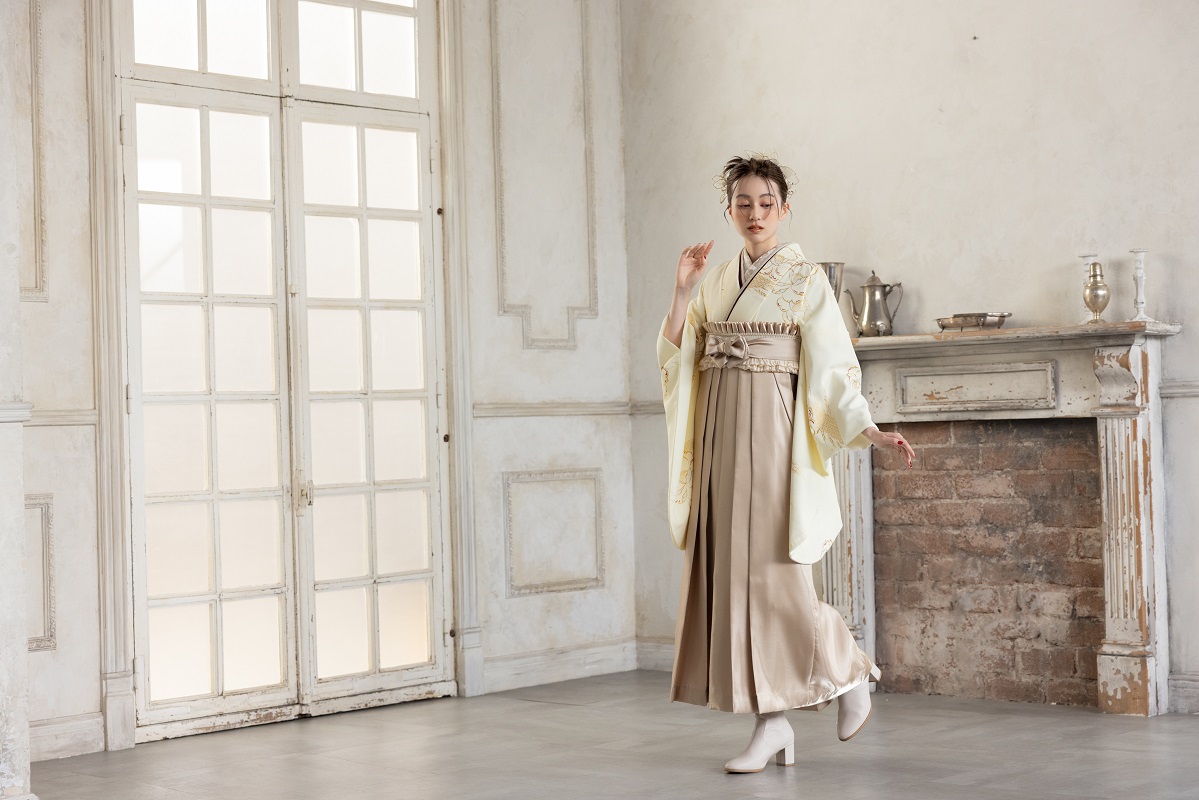 ラフィネモカ二尺袖/卒業袴 金彩クラシカルRM-203/RH-113【ホワイト/ゴールド】 - 画像 (2)