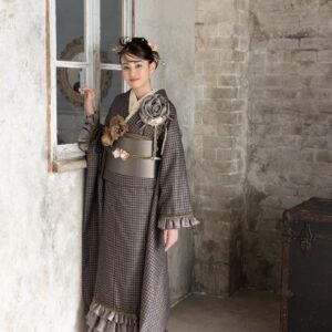 合繊振袖ラフィネモカ GF-81　ピエ ド プール【ｶｰｷ】